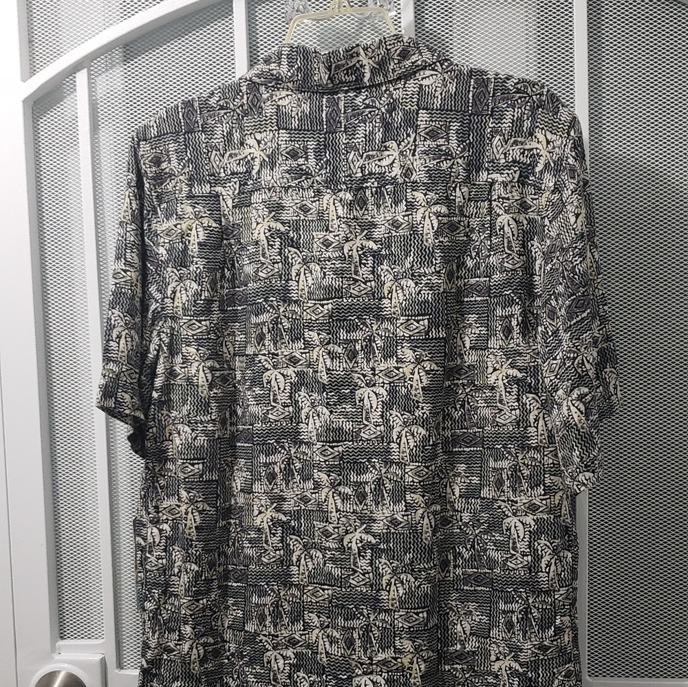BATK BAY- BEACH SHORT SLEEVE SHIRT SMALL - Picture 3 of 5